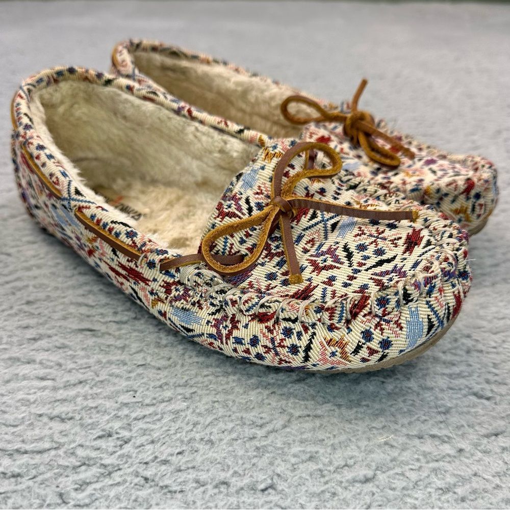 Minnetonka Moccasins Womens 9 Slip On Loafers Indian Aztec Colorful Fur Lined